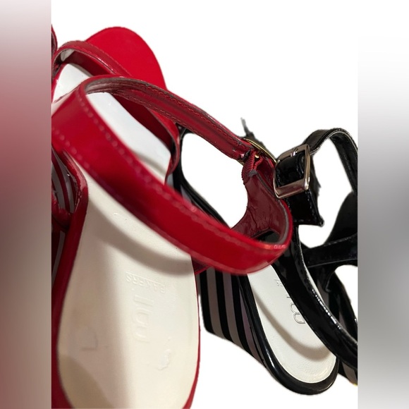 Bakers Stylish Red and Black Wedge Sandals, Size 8M - Picture 10 of 15